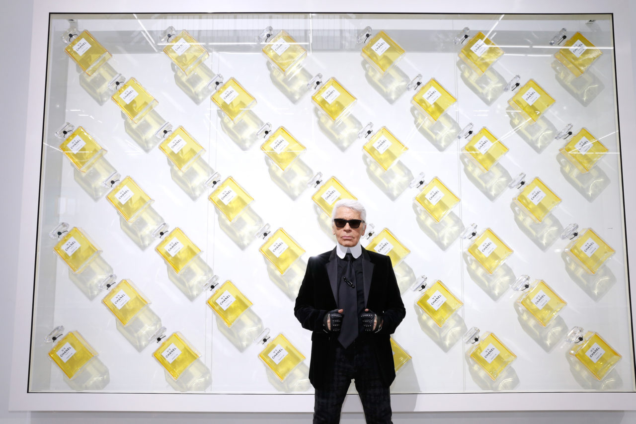 時裝大師Karl Lagerfeld影響力不止於時尚界：細數老佛爺的美容事件簿