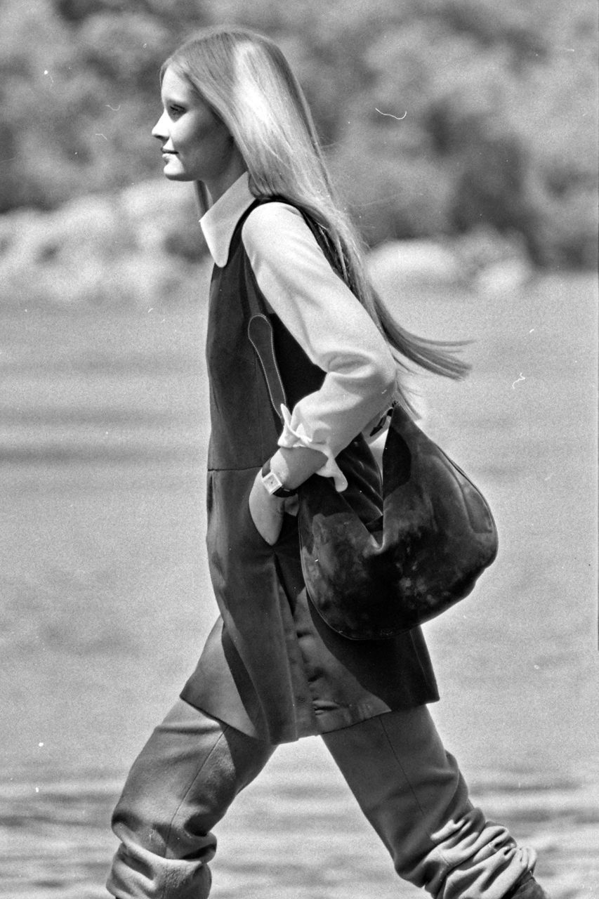 手袋只能巨大或迷你？由早到晚的中型手袋精選