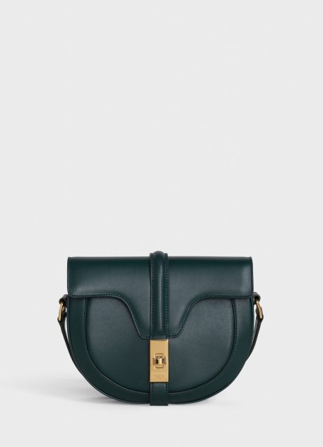 CELINE「16」手袋: 法式優雅的全新詮釋