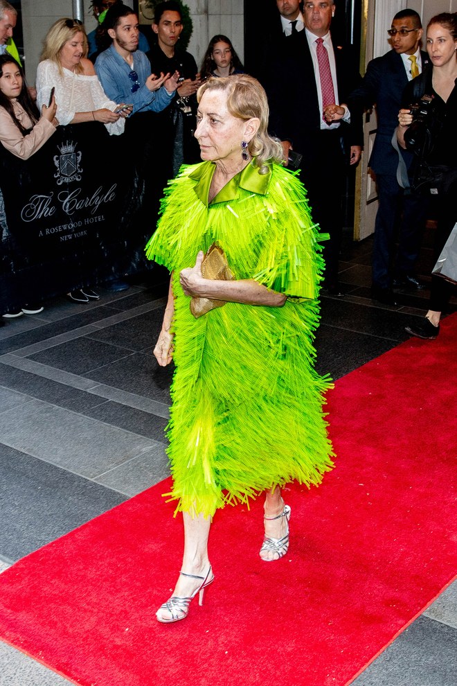 搜集 Miuccia Prada 穿搭的 Instagram 建立者：「她的風格非常淑女、古靈精怪和米蘭式資產階級」