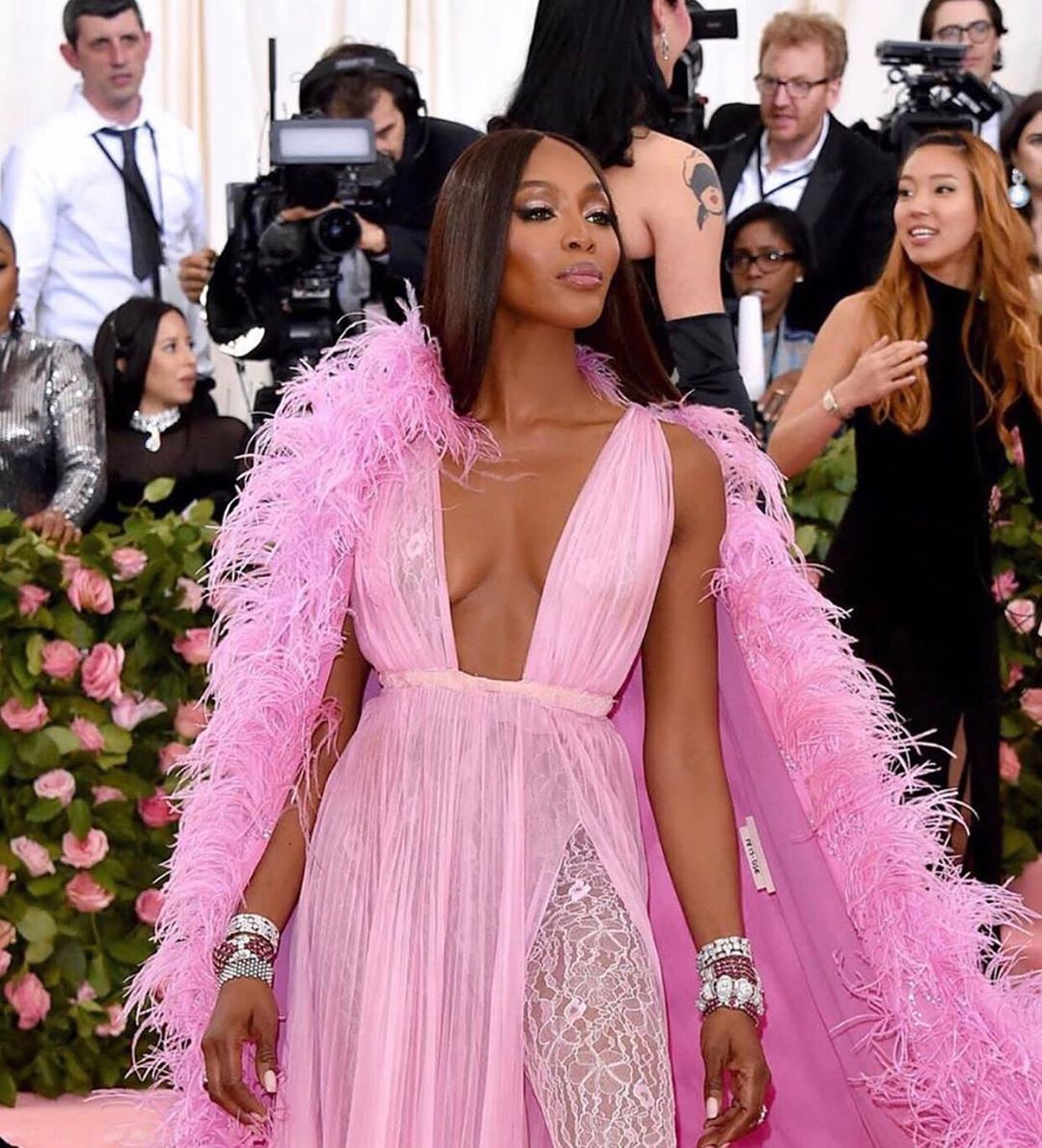 Naomi Campbell 49歲生日，同時簽約新模特經紀公司