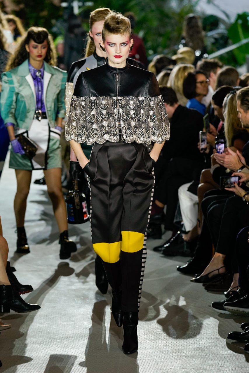 重塑1970年代的未來主義，賦予甘迺迪機場舊址重生｜Louis Vuitton Cruise 2020