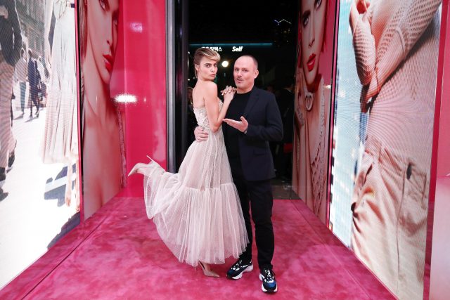扭轉粉紅妝容的既定形象 Cara Delevingne談Peter Philips：「他像馴獸師。」