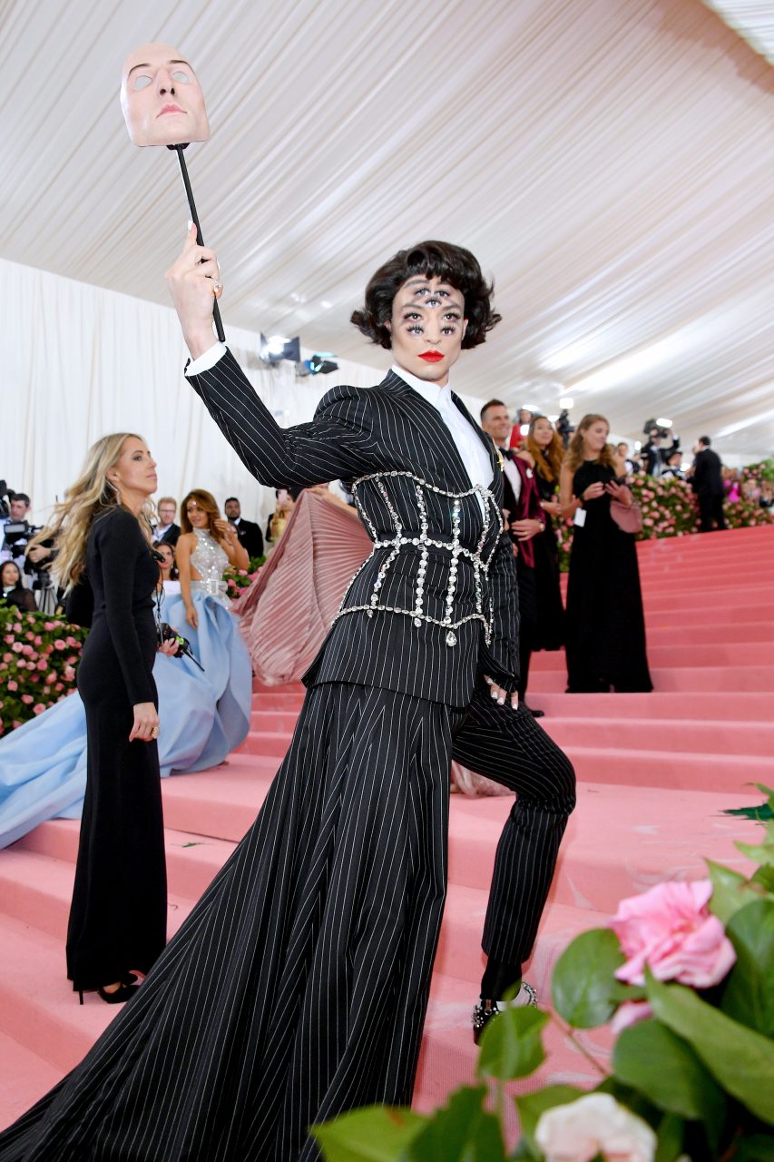 The King of Met Gala！Ezra miller的妝容是出自這個化妝師
