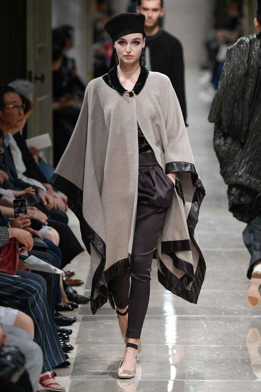 Giorgio Armani 首次東京展出度假系列，徘徊熱情與冷靜之間｜Cruise 2020