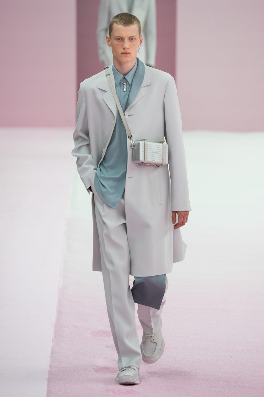 Dior Men 聯乘最時尚的RIMOWA行李箱，Kim Jones再發功｜2020春夏巴黎男裝周