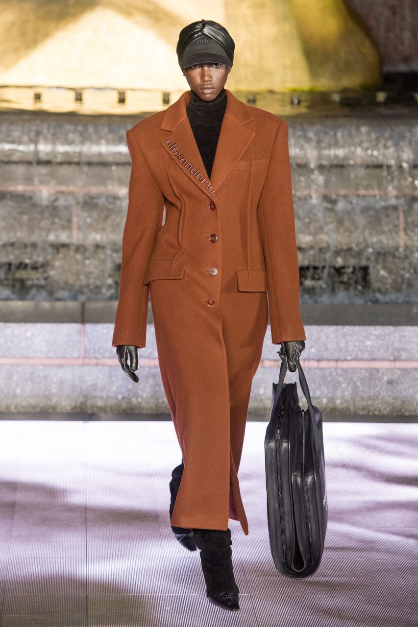 驚見 Calvin Klein、Ralph Lauren、Donna Karan 經典設計，向3位美國先驅設計師致敬 | Alexander Wang S/S 2020
