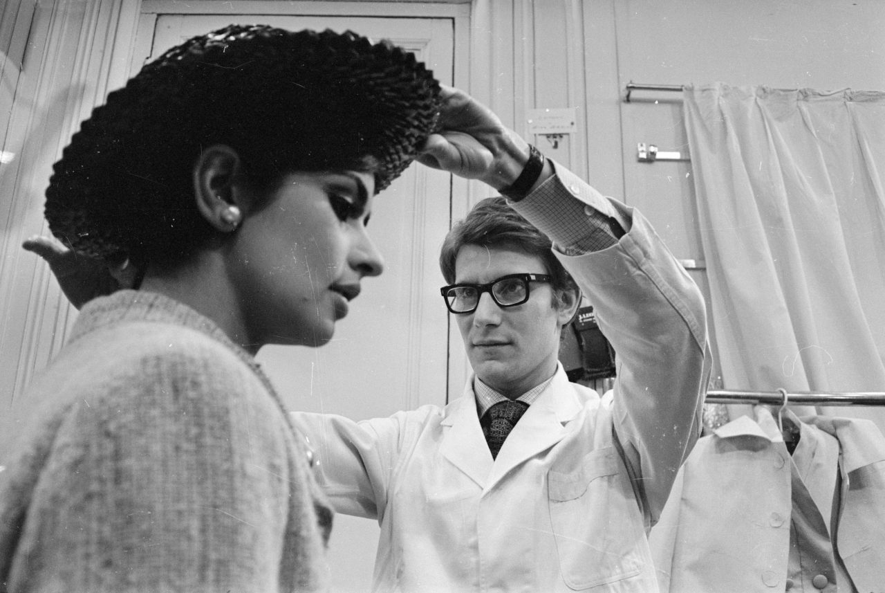 傳奇設計大師Yves Saint Laurent ｜巴黎高訂設計師最後的典範
