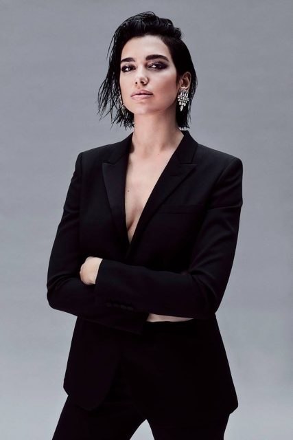 擁有迷人磁性聲線的 Dua Lipa 預告 YSL Beauté 最新香水代言廣告