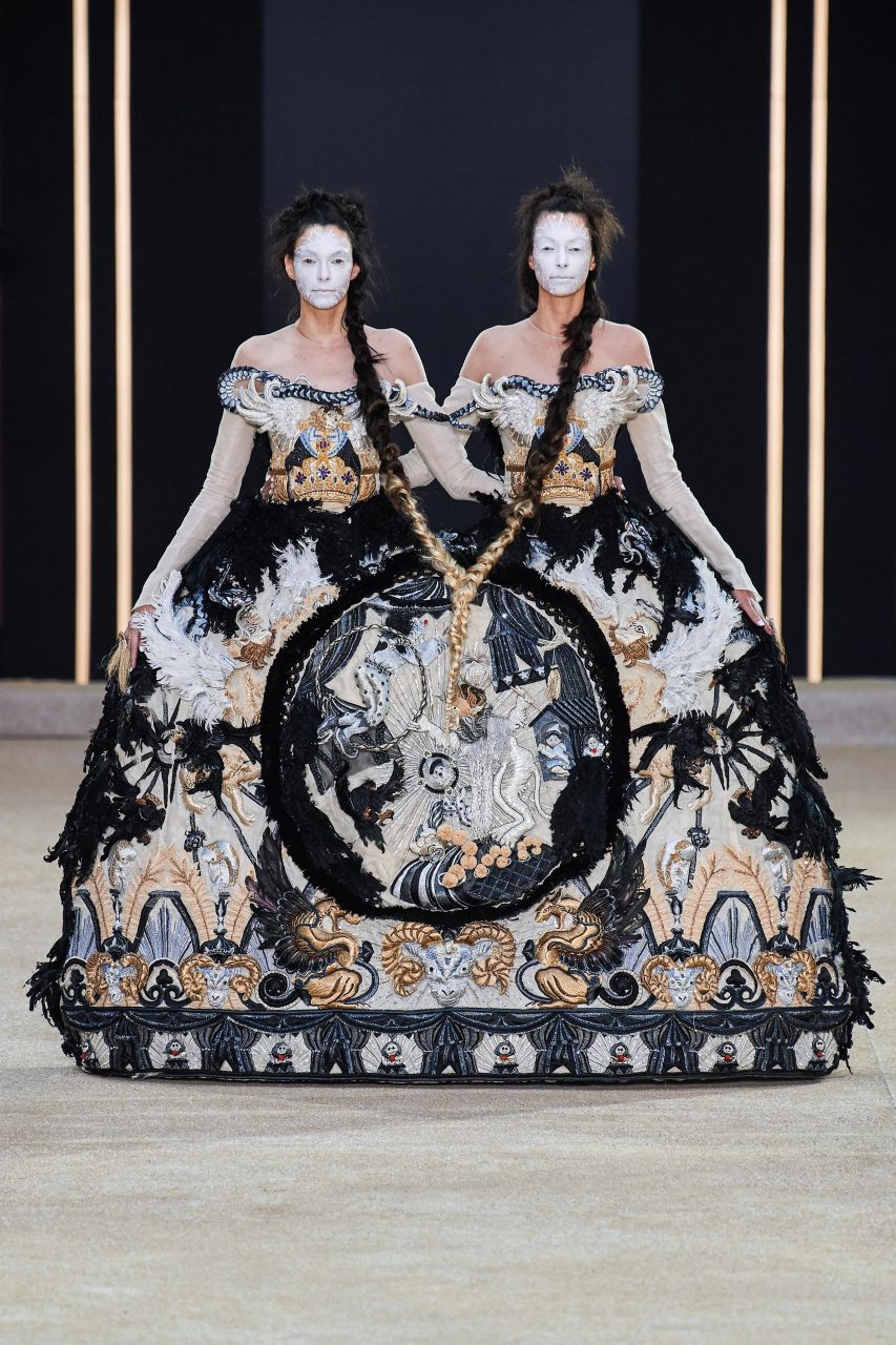 Rihanna幕後推手，將生死攸關的主題轉換成高級訂製 | Guo Pei Fall 2019 Couture