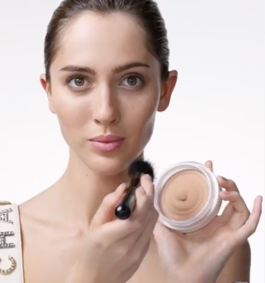 Chanel 首次邀請跨性別模特兒 Teddy Quinlivan參與拍攝！