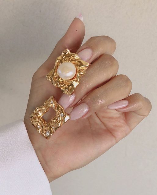 光影粉終於有其他用途!Blackpink Lisa卸用美甲師帶起 “Cuticle Shadow” 甲潮