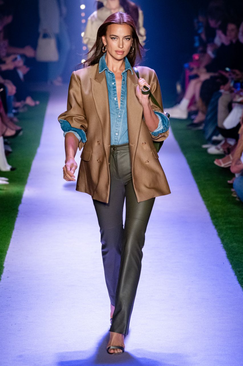 Brandon Maxwell：遊走在休閒與奢華之間的平衡 | Spring/Summer 2020