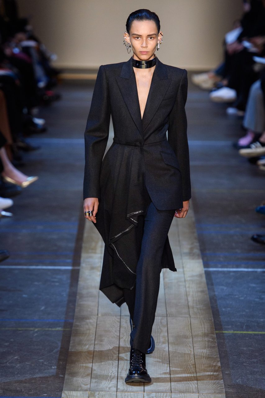 Alexander Mcqueen RTW Fall 2019 Look 1