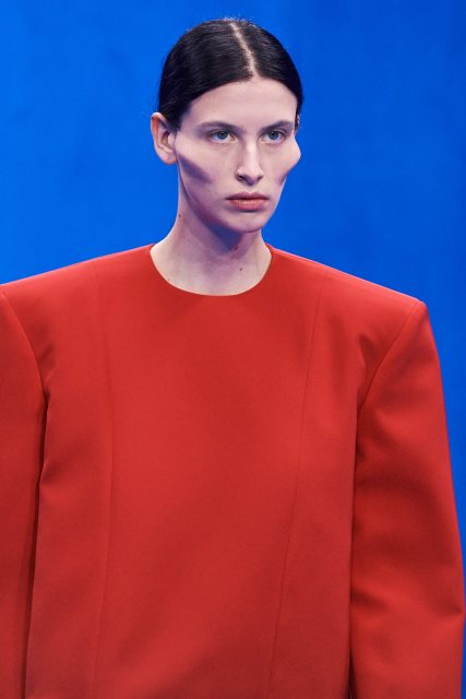 真不愧為Balenciaga！可能是巴黎時裝周SS 2020的最怪異妝容