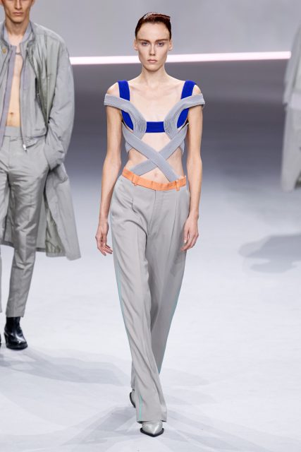 亂中有序才是 Haider Ackermann 獨家戲法：未來主義揉合中西文化 | Spring/Summer 2020