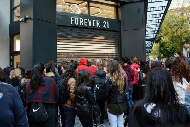 快時尚如何走上末路︰Forever 21 將清盤，下一個會是 Top Shop嗎？