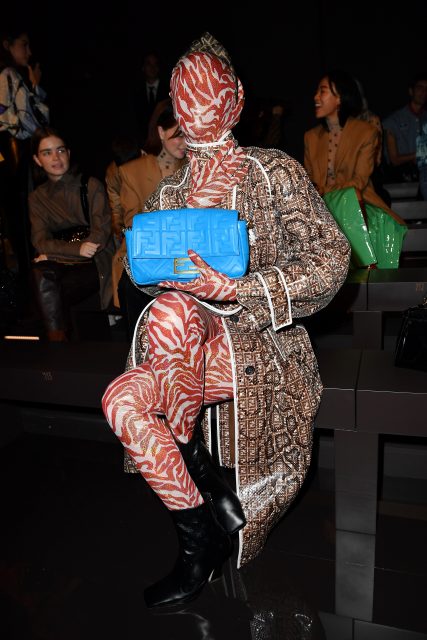 他/她是誰?Fendi 2020春夏時裝展頭排現身蒙面人!