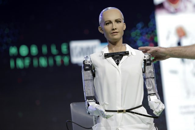 港產人工智能機械人 Sophia 將會進軍時裝界?