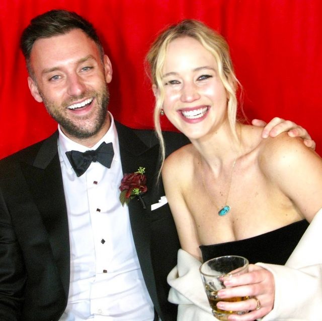 Jennifer Lawrence與男友低調完婚！除了眾星出席婚禮，她的嫁衣不出意料來自？