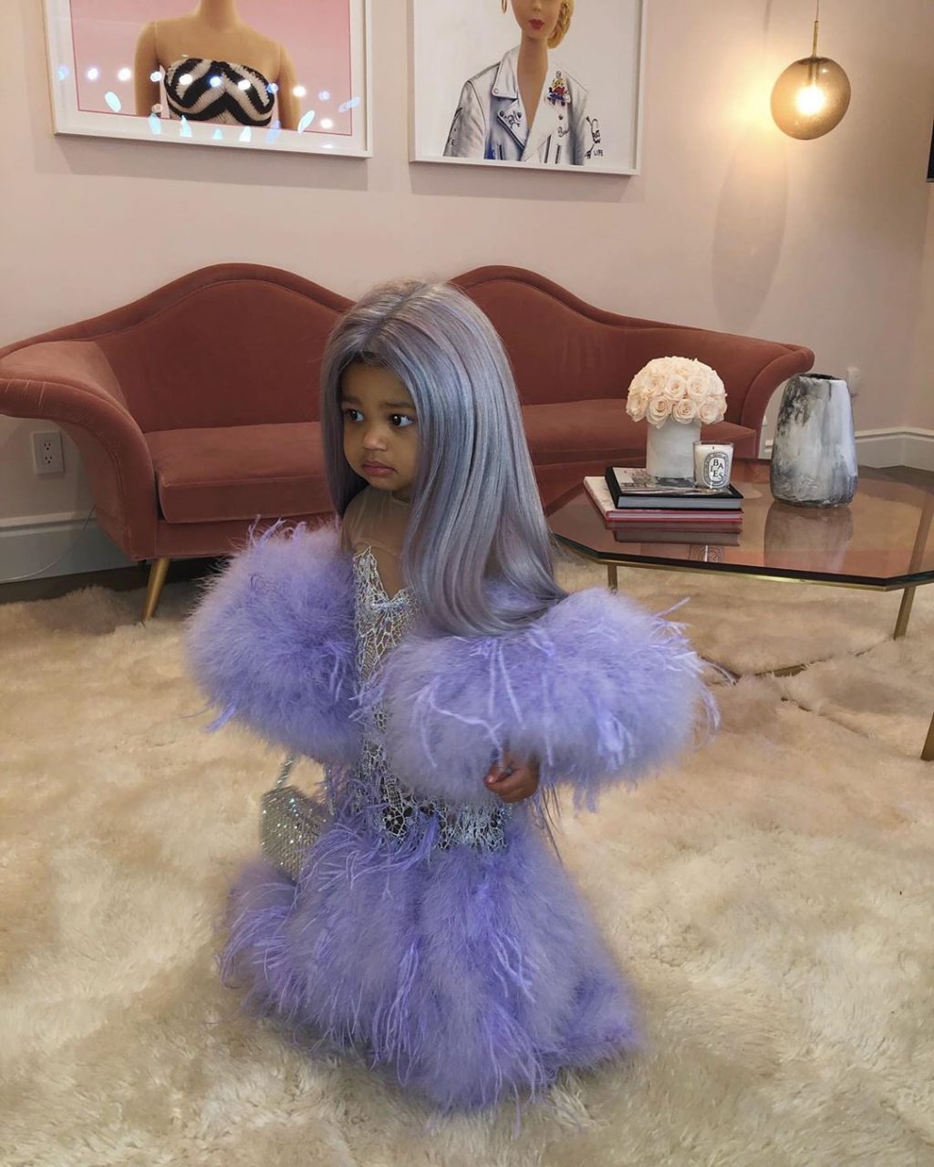 目前最可愛的萬聖節造型！Kylie Jenner女兒Stormi重塑媽媽Met Gala造型