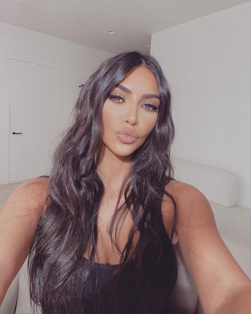 Kim Kardashian與家人溫馨慶祝生日,Kanye West捐款100萬美元作為禮物!