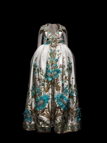 從Sofia Coppola 到John Galliano:瑪麗皇后如何成為 Pop icon