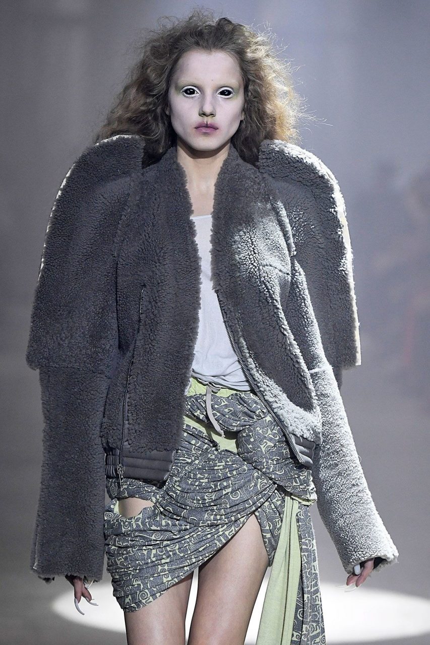 2024萬聖節化妝造型靈感｜重溫歷年最恐佈詭異的天橋妝容 成為你萬聖節時尚妝容靈感