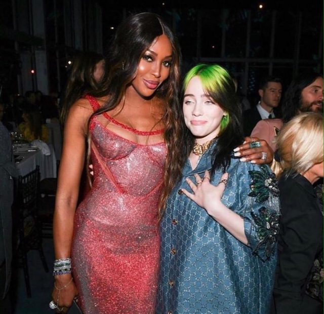 Billie Eilish見到Naomi Campbell也會瞬間變粉絲！