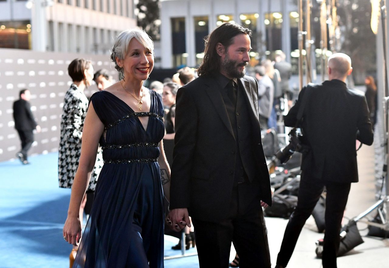 不老男神Keanu Reeves二十年後首度公開戀情！讓他走出悲痛的女友是誰？