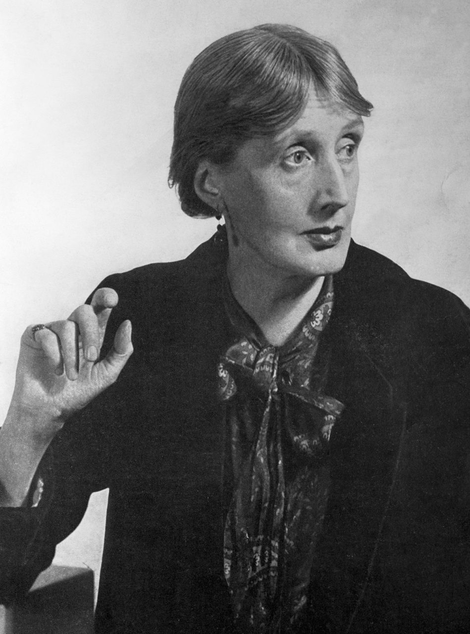 Virginia Woolf 女性獨立自主思想如何啟發中性時尚設計？