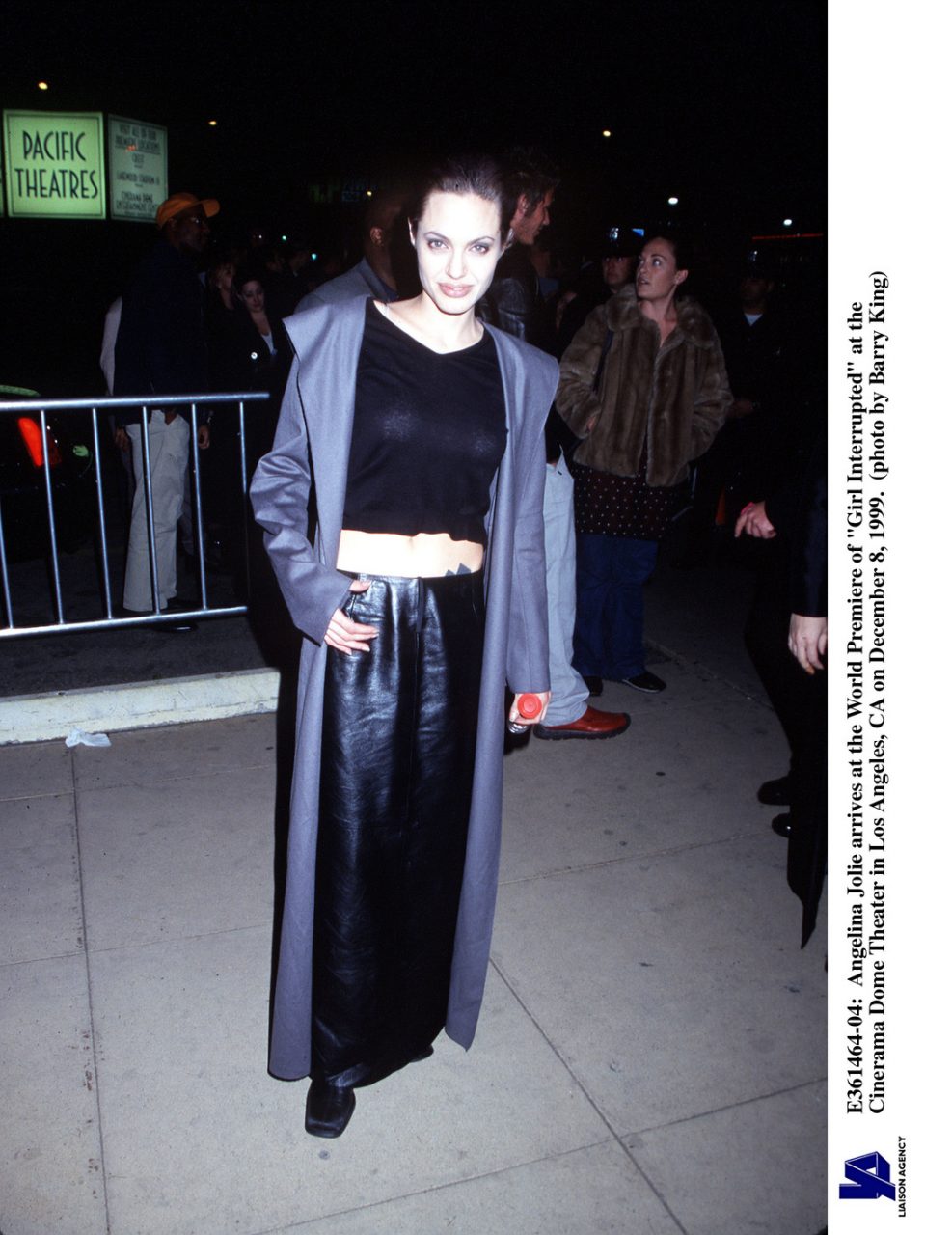 懷念黃金荷里活：你知道1990年代的明星都是自己選擇紅毯造型嗎？