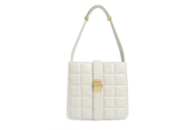 衍縫格紋的柔軟魅力︰10個你需要留意的 Quilted Bags