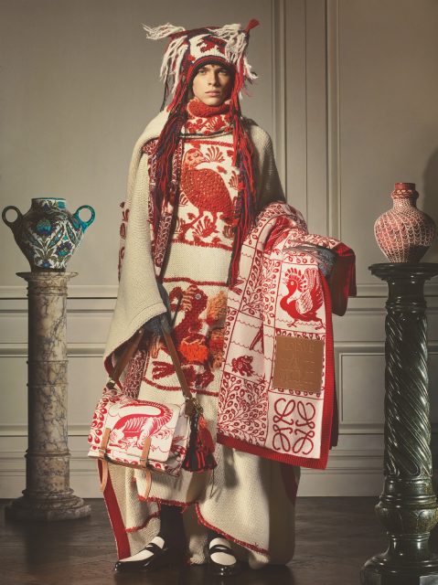 將19世紀英國陶瓷家作品轉化成時尚:Loewe x William De Morgan