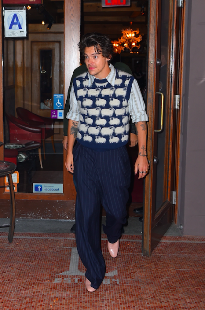 不穿 Gucci 的 Harry Styles 以 Lanvin 新裝向戴安娜王妃風格致敬