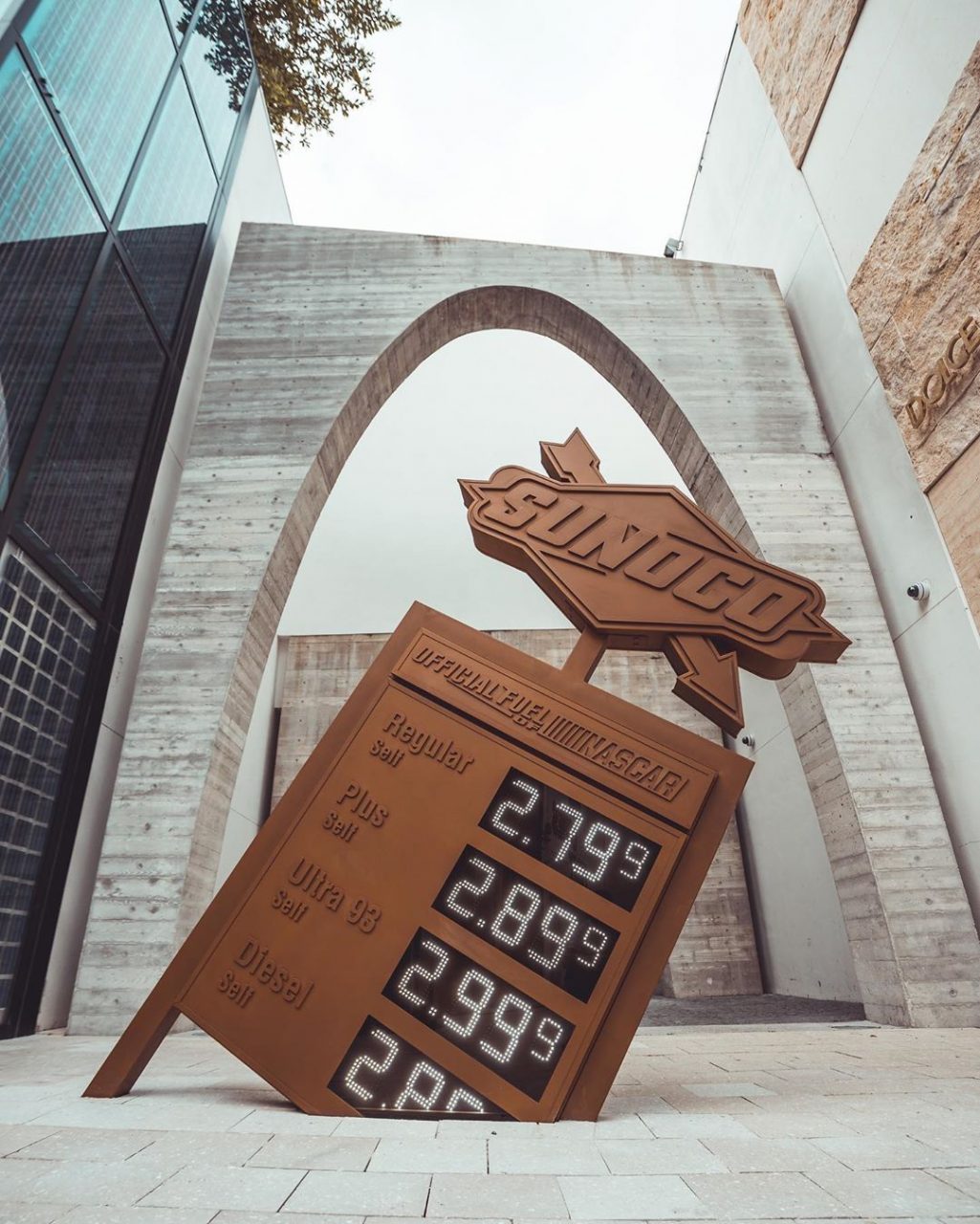 不能錯過在邁亞密海灘 Art Basel 的時裝展覽