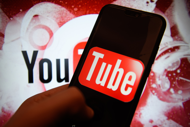 YouTube 矯正網絡欺凌：禁止針對種族、性別或性取向的侮辱