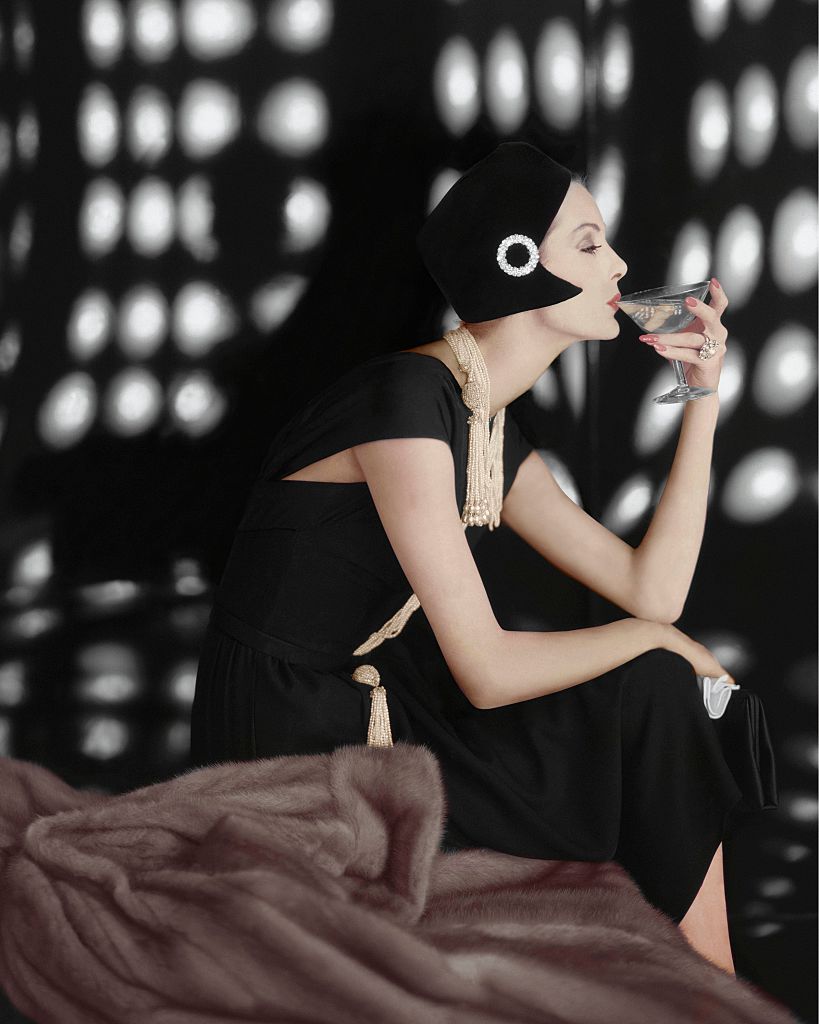 參考1950年《Vogue》雞尾酒食譜，重拾經典聖誕韻味