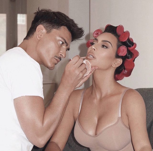 Kim Kardashian美容品牌KKW Beauty:推出低調裸粉色的節日限定系列!