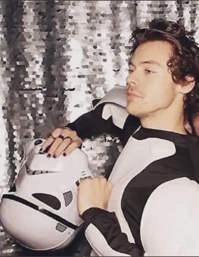 Harry Styles為《Star Wars 9》客串白兵，你找到他的身影嗎？
