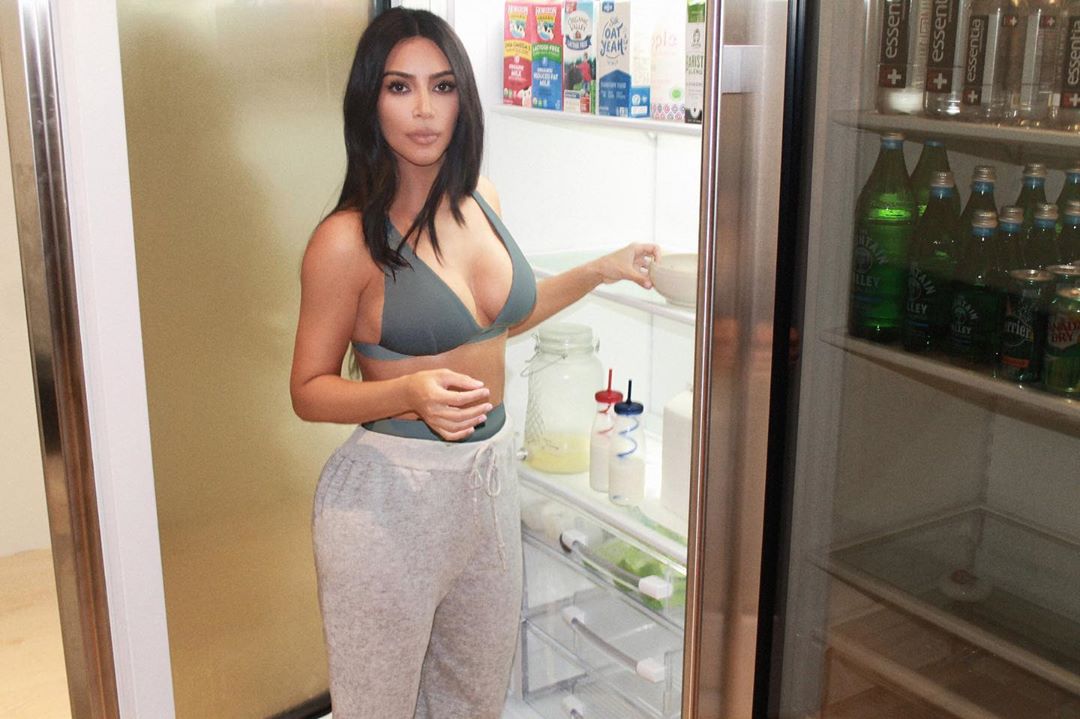打開Kim Kardashian的雪櫃：難怪只靠奶類和水保持身形？