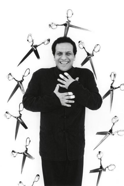 Alaïa 與 Balenciaga 有何共通點？兩位大師的巴黎聯展是每個時裝人必看