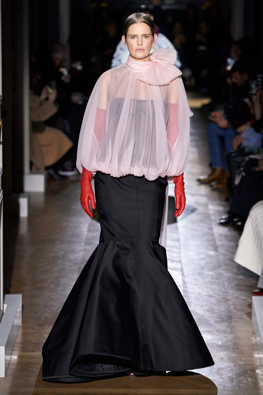 Valentino 再次展現 Pierpaolo Piccioli 是最懂欣賞女性胴體的大師  ｜Couture 2020 Spring Summer
