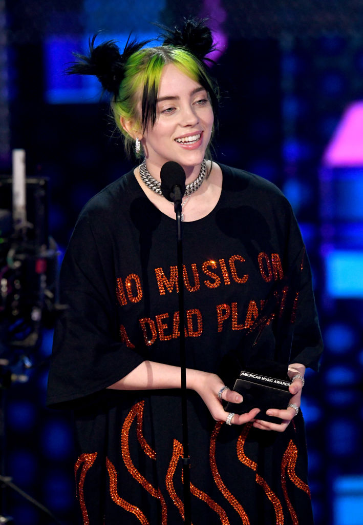 Billie Eilish 再下一城，將為007演唱主題曲