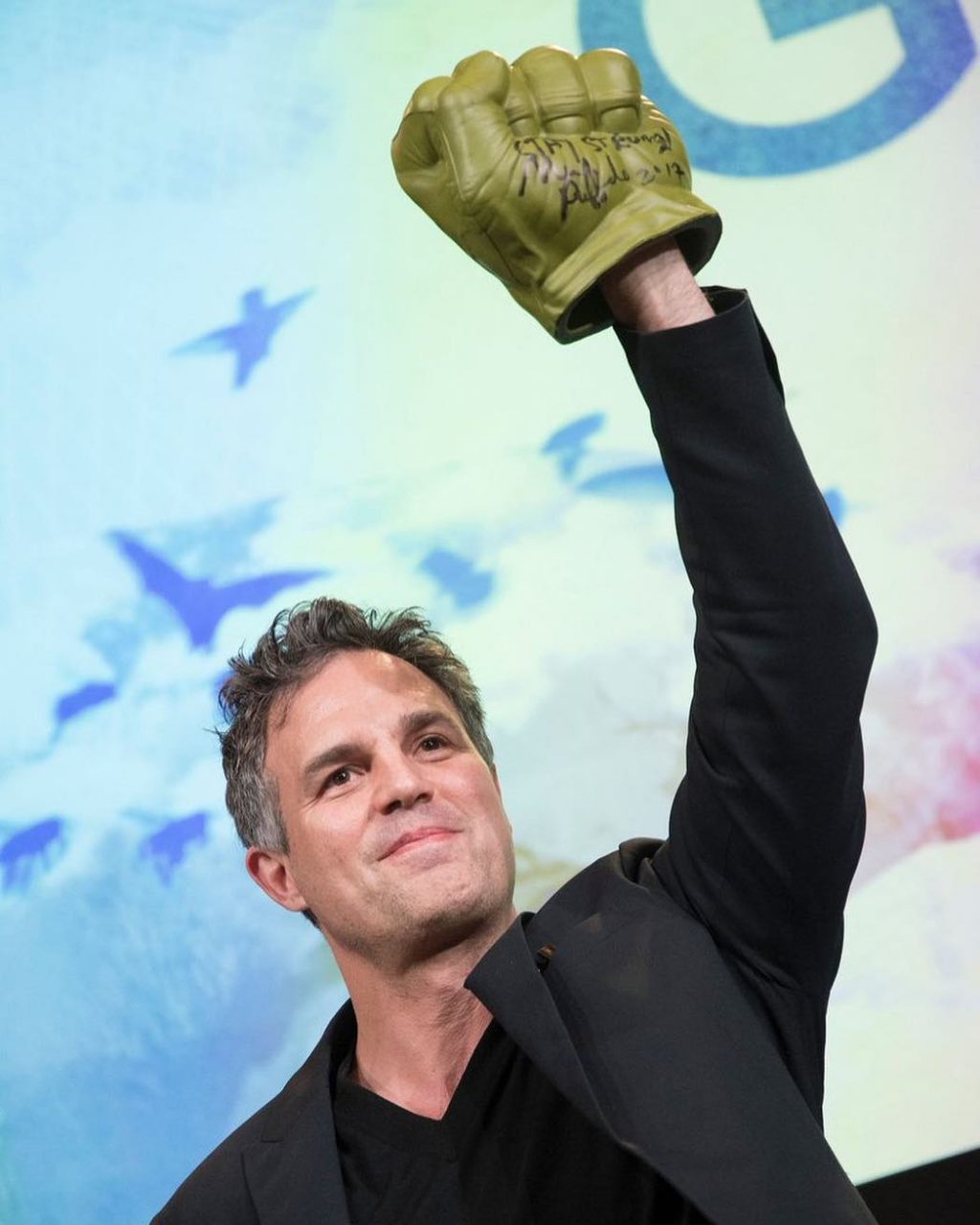 還是《上流寄生族》嗎？「變形俠醫」Mark Ruffalo代替宋康昊飾演劇集版窮爸爸