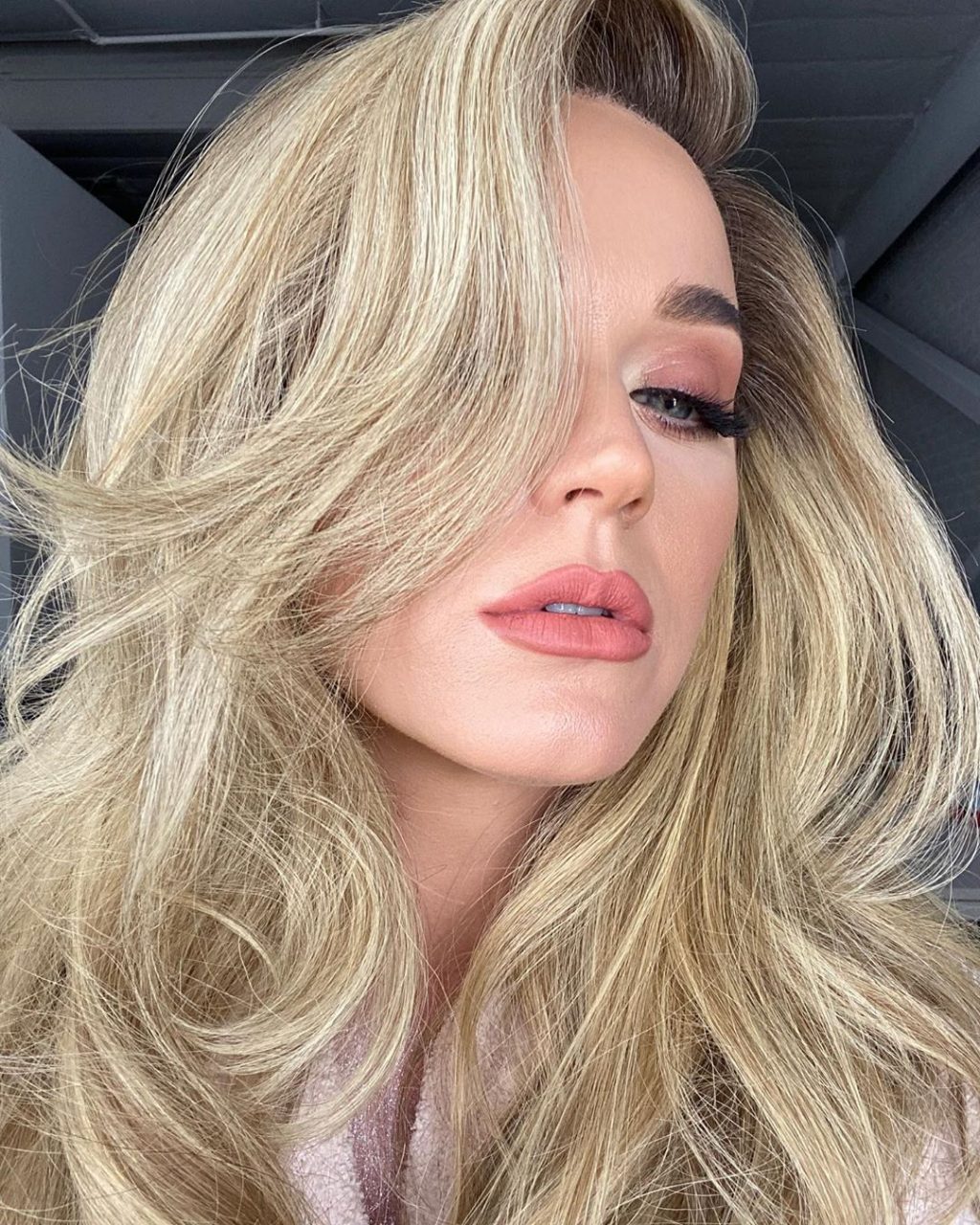 不能看少髮型的影響力！這樣長髮的Katy Perry你還認得嗎？