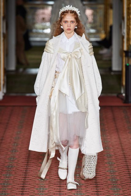 Simone Rocha 也許天生就是聖人 | Fall/Winter 2020