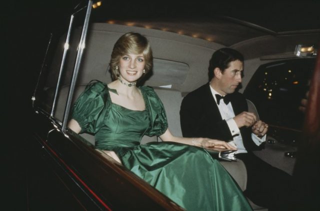 永遠的人民王妃!Princess Diana 離開我們24年了,回顧戴安娜王妃32個充滿氣質的時尚瞬間