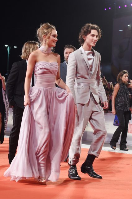 新一代荷里活金童玉女代表:Timothée Chalamet和Lily Rose Depp的甜蜜時刻