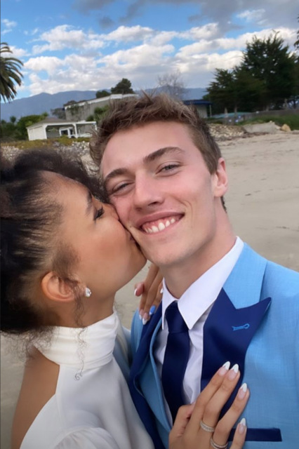 Lucky Blue Smith 與 Nara Pellman 結婚了！婚禮自然是穿上天藍色禮服